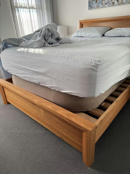 Queen Bedezy Mattress Lifter